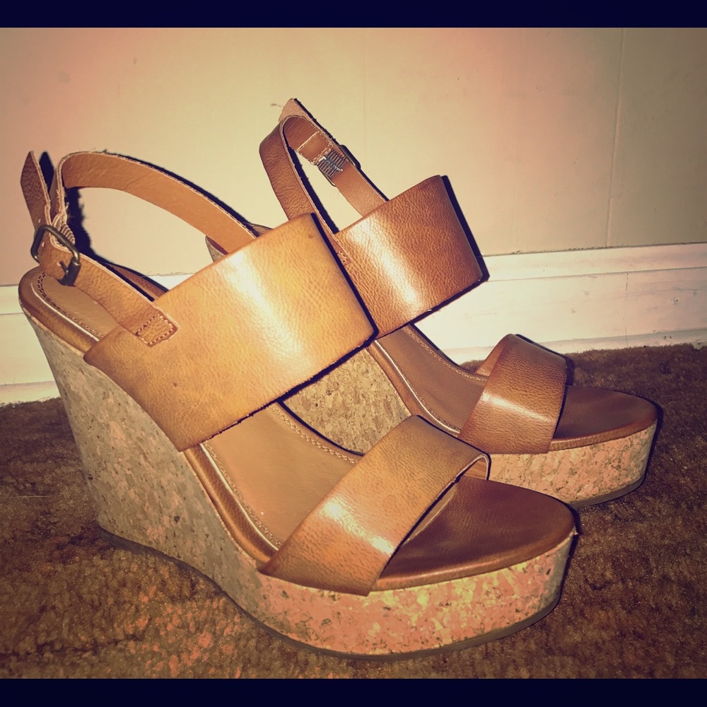 Sugar brown leather wedges